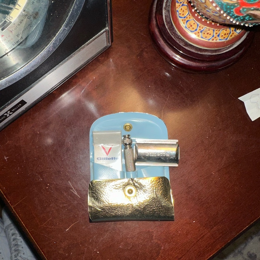 Vintage Gillette Straight Razor Travel Kit - Picture 6 of 8